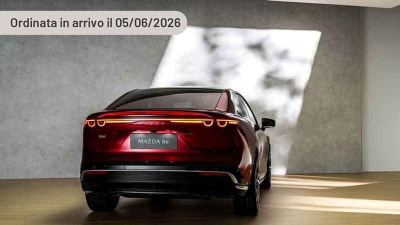 Argento Nuova 2025 Mazda 6e Takumi-Line Tre volumi | 43.350 € - Immagine 1/4