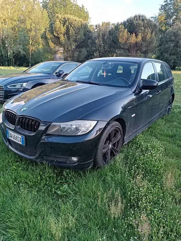Usata BMW 318 143 CV (105 kW) 2009 Nero Station wagon