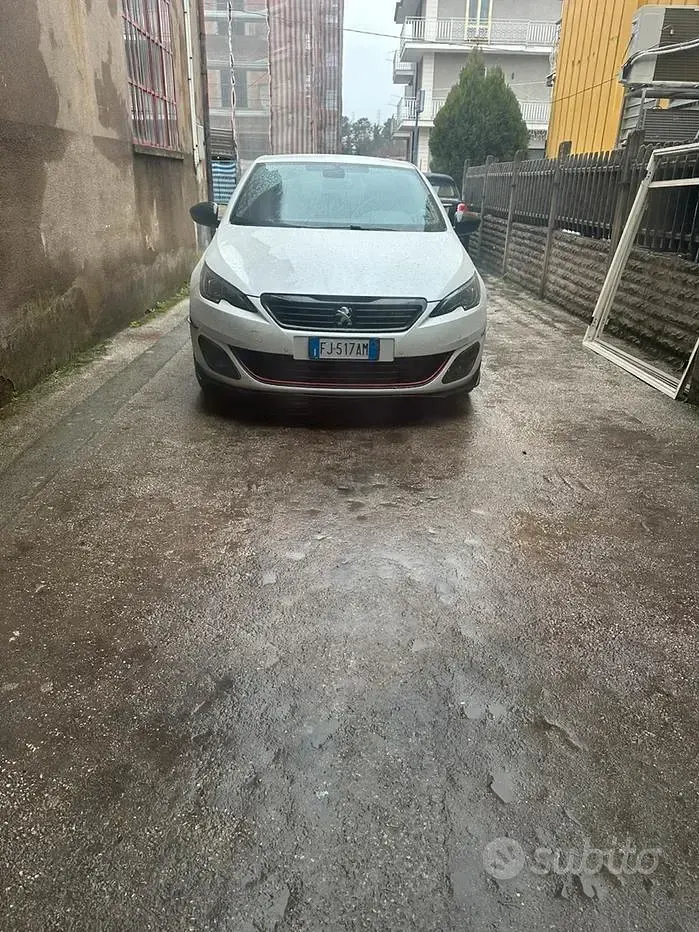 Usata Peugeot 308 GT-line 120 CV (88 kW) 2017 Bianco Berlina