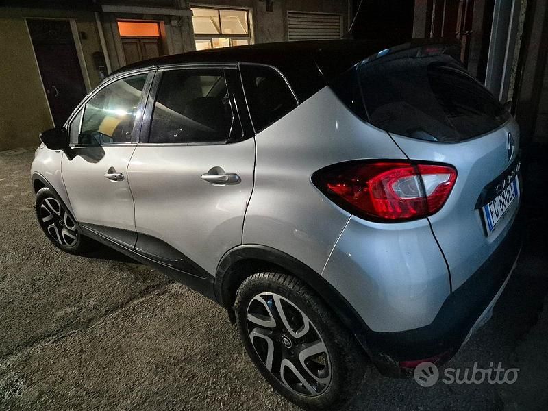 Usata Renault Captur 95 CV (69 kW) 2017 Grigio SUV