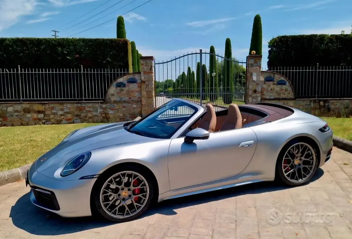 Usata Porsche 992 450 CV (330 kW) 2019 Grigio Cabrio