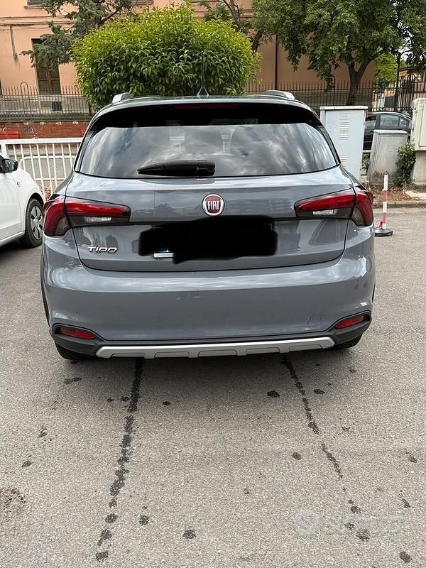 Usata Fiat Tipo Cross 130 CV (95 kW) 2022 Berlina