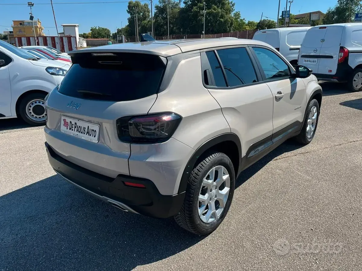 Usata Jeep Avenger Altitude 101 CV (74 kW) 2023 Grigio SUV