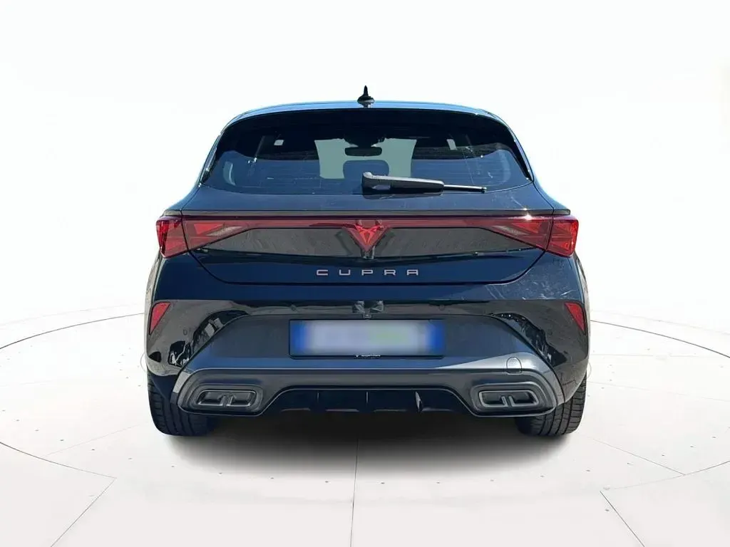 Usata Cupra Leon 150 CV (110 kW) 2025 Nero / pastello Berlina
