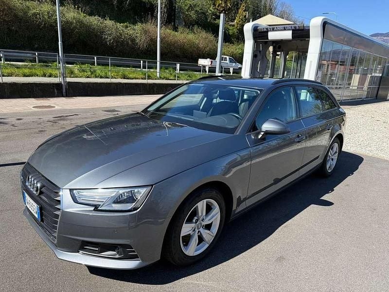 Begagnad Audi A4 140 HK (102 kW) 2019 Grå Kombi