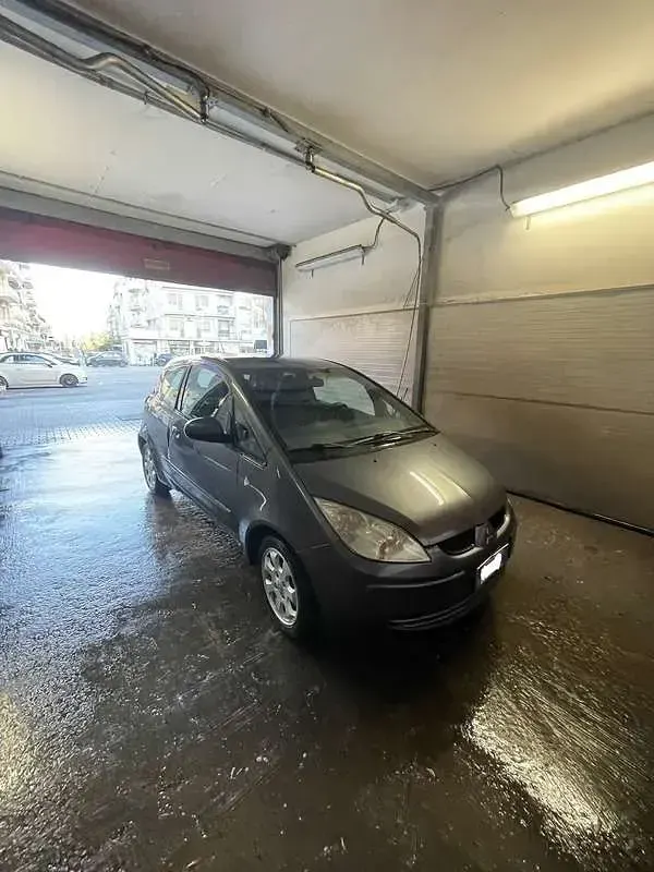 Usata Mitsubishi Colt Invite 95 CV (69 kW) 2005 Utilitaria