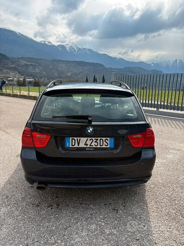 Usata BMW 318 143 CV (105 kW) 2008 Blu Station wagon