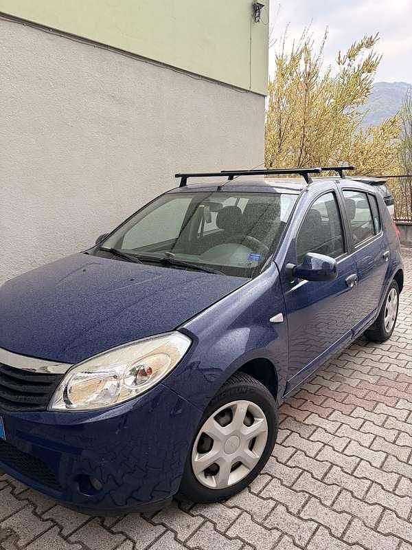 Usata Dacia Sandero Ambiance 75 CV (55 kW) 2009 Berlina