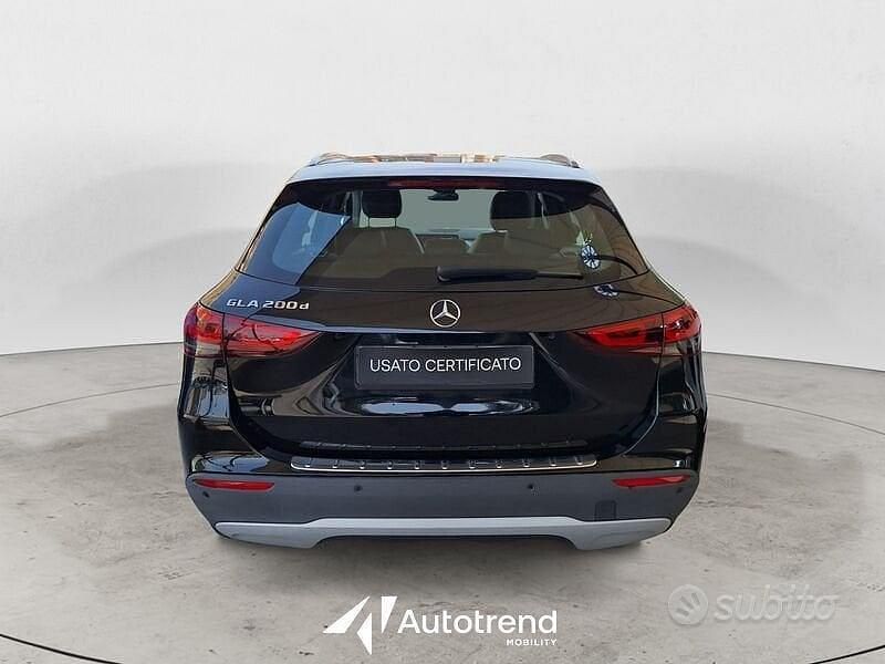 Usata Mercedes GLA200 Business 150 CV (110 kW) 2022 Nero SUV