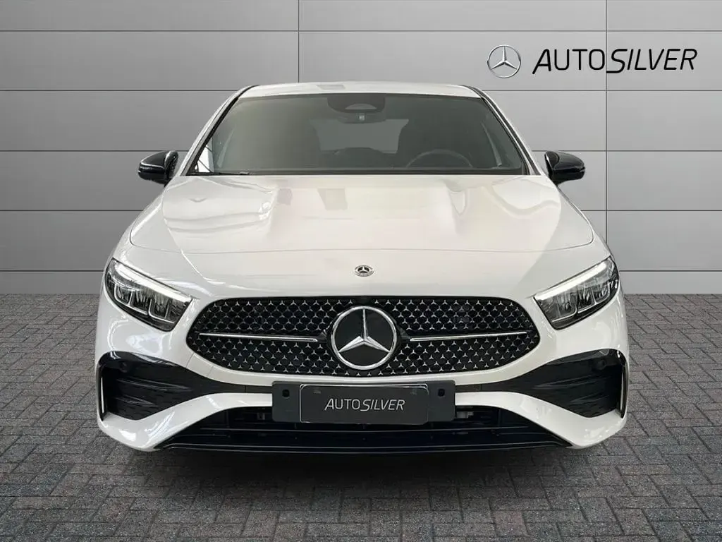 Usata Mercedes A200 Advanced Plus 150 CV (110 kW) 2023 Bianco / pastello Berlina