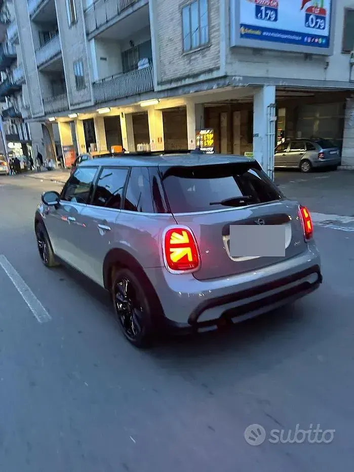 Usata Mini ONE 75 CV (55 kW) 2021 Nero Utilitaria