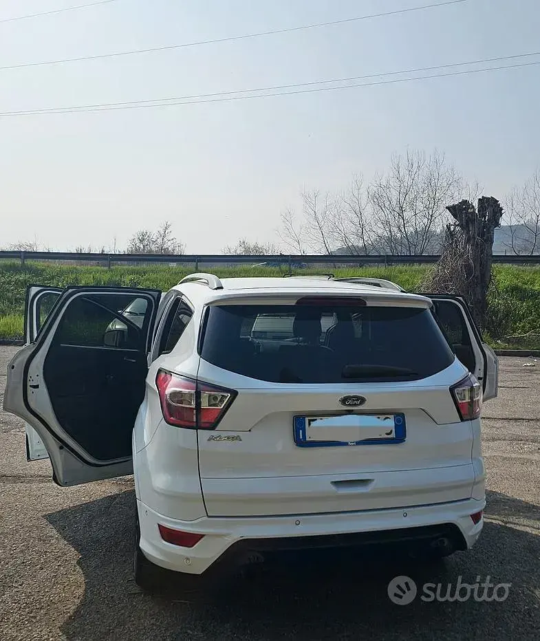 Usata Ford Kuga ST-Line 120 CV (88 kW) 2017 Bianco SUV
