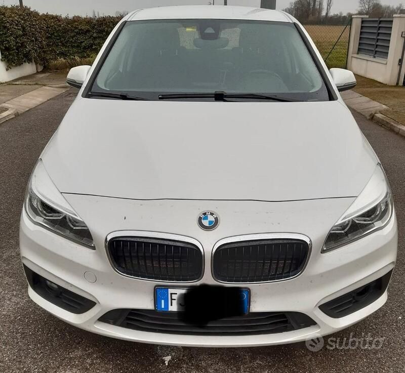 Usata BMW 216 Active Tourer Advantage 116 CV (85 kW) 2017 Bianco Monovolume
