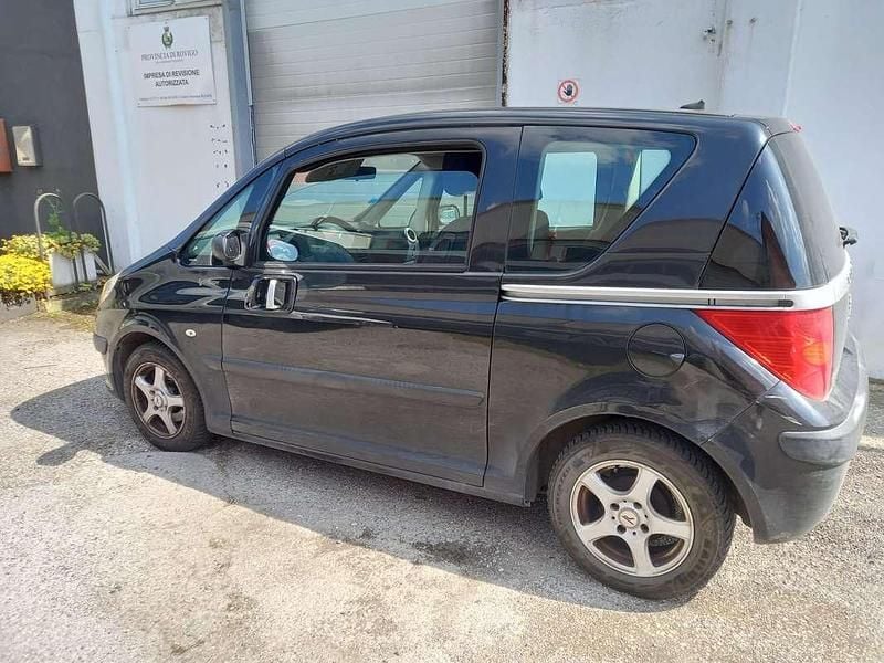 Usata Peugeot 1007 68 CV (50 kW) 2006 Nero Monovolume