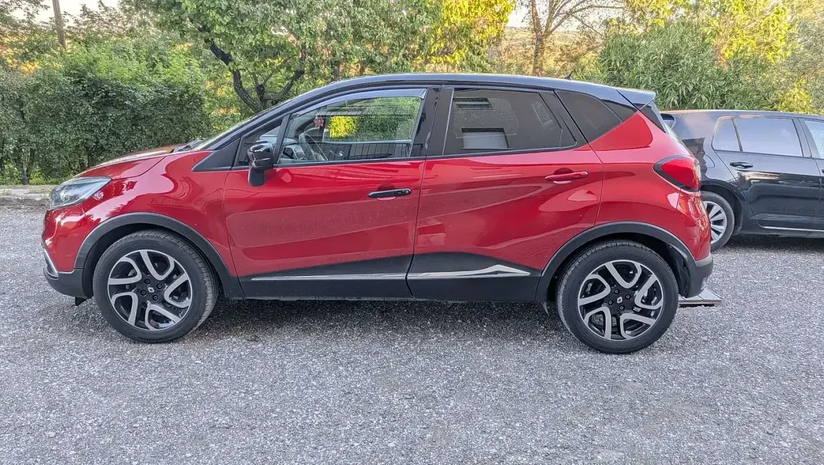 Usata Renault Captur 90 CV (66 kW) 2015 Rosso SUV