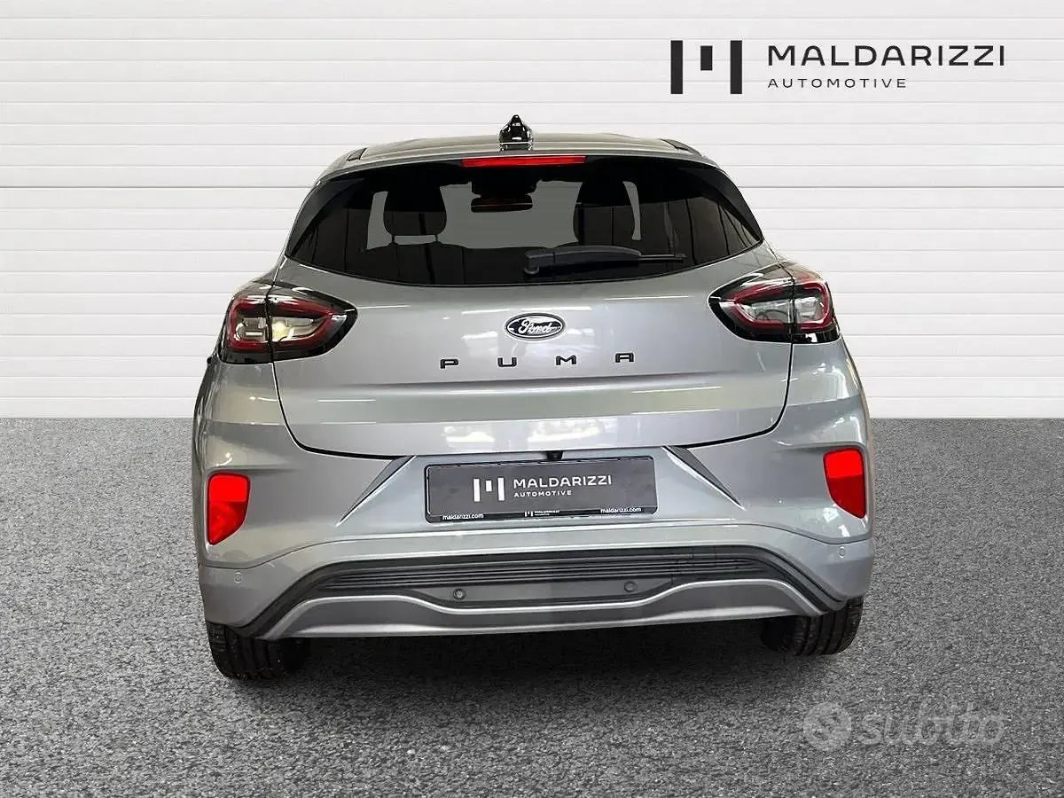 Usata Ford Puma ST-Line 125 CV (91 kW) 2024 Grigio SUV