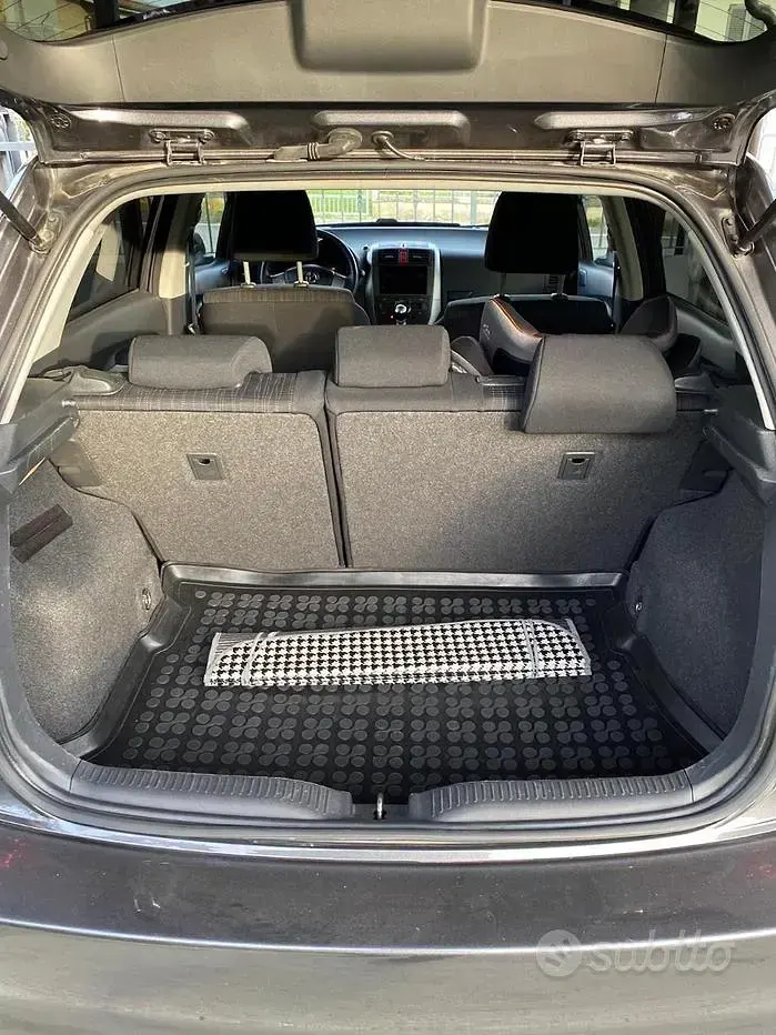 Usata Toyota Auris 90 CV (66 kW) 2009 Utilitaria