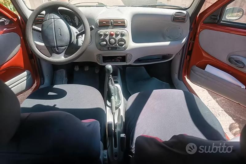 Usata Fiat Seicento 54 CV (39 kW) 2004 Rosso Utilitaria