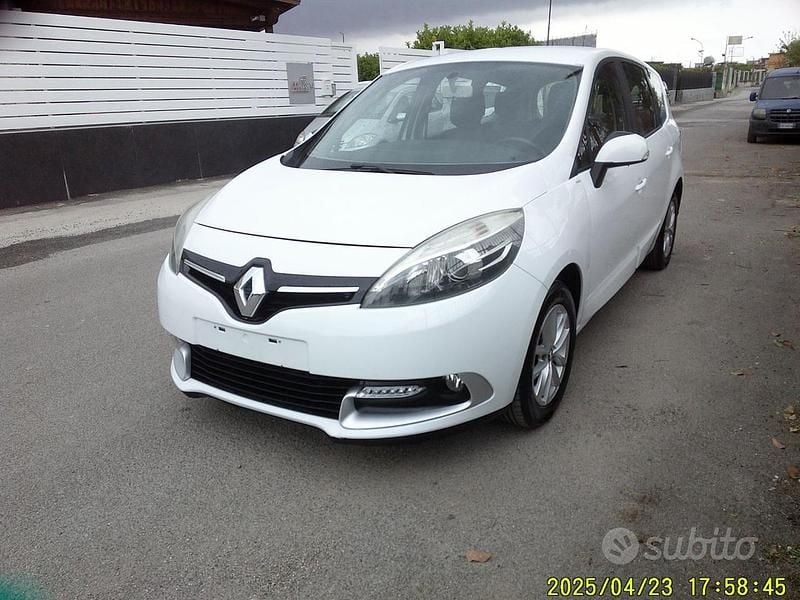 Usata Renault Scénic III 110 CV (80 kW) 2014 Bianco Monovolume