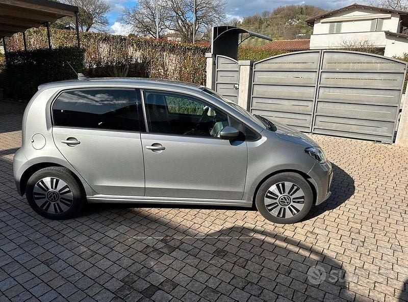 Usata VW e-up! 61 kW (83 CV) 2020 Grigio Utilitaria