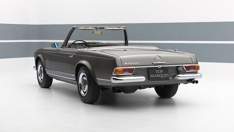 Usata Mercedes 230 150 CV (110 kW) 1965 Grigio Cabrio