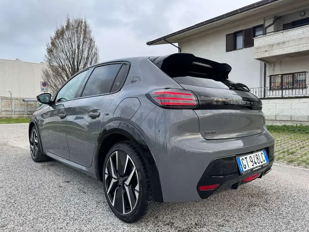 Usata Peugeot 208 GTi 136 CV (100 kW) 2024 Utilitaria