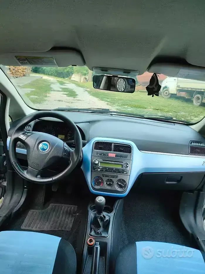 Usata Fiat Grande Punto 95 CV (69 kW) 2006 Grigio Utilitaria