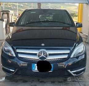 Nero Usata 2014 Mercedes 180 Premium Tre volumi | 12.000 € - Immagine 1/4