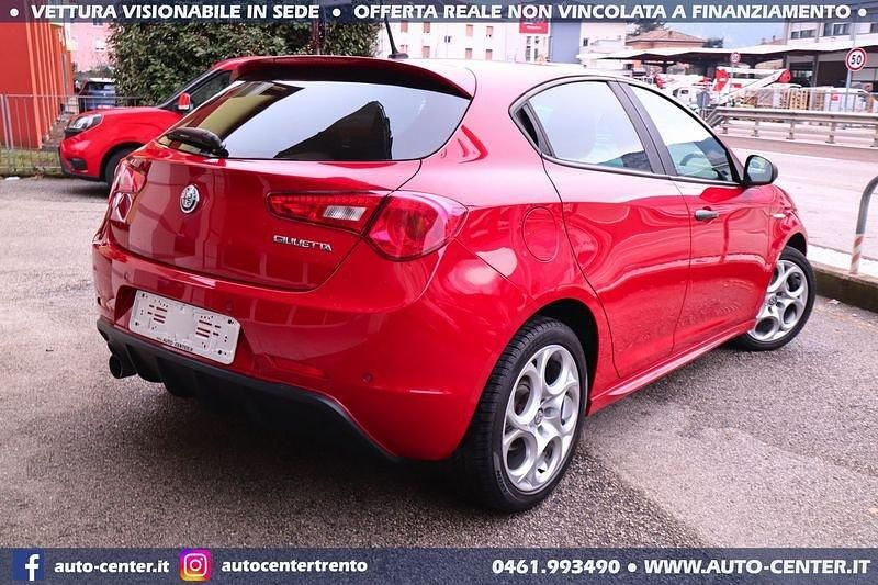 Usata Alfa Romeo Giulietta Super 120 CV (88 kW) 2017 Rosso Utilitaria