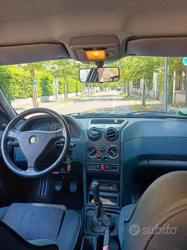 Usato 1997 Alfa Romeo 146 1.4 Benzin 103 CV (1.700 €)