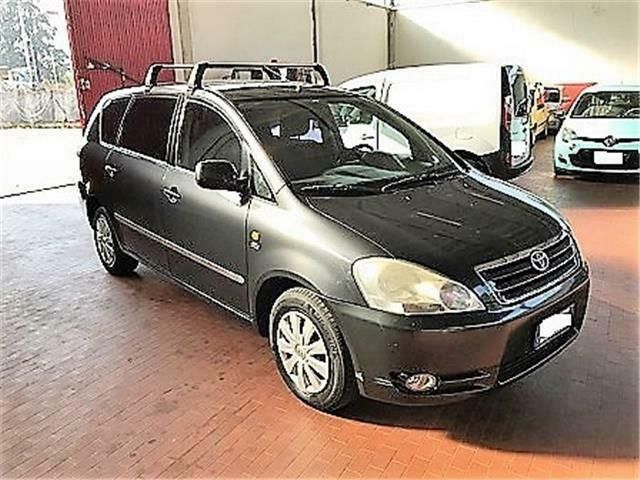 Toyota avensis verso 2002