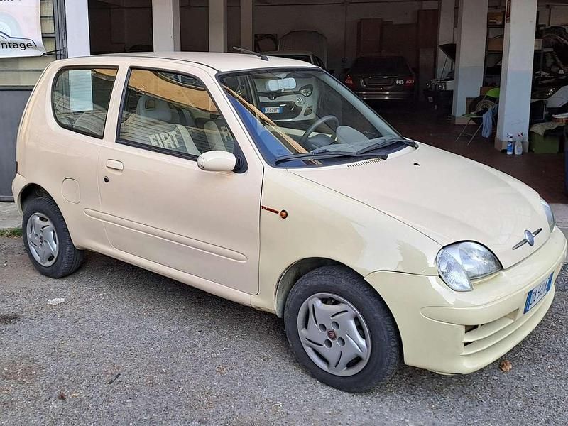 Usata Fiat 600 Anniversary 54 CV (39 kW) 2006 Beige Utilitaria