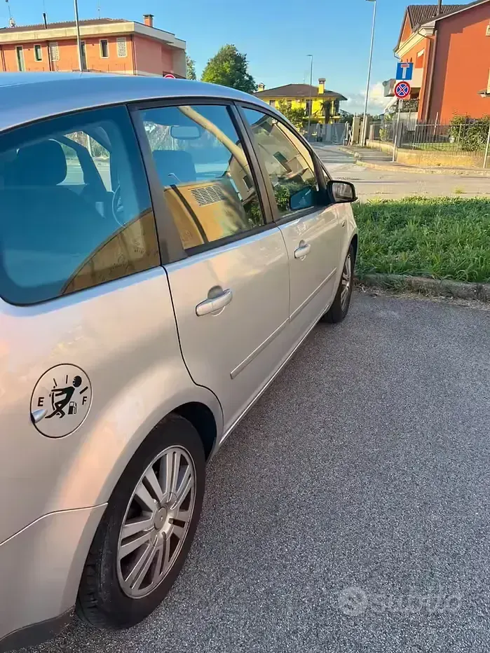 Usata Ford C-MAX 109 CV (80 kW) 2004 Grigio Monovolume