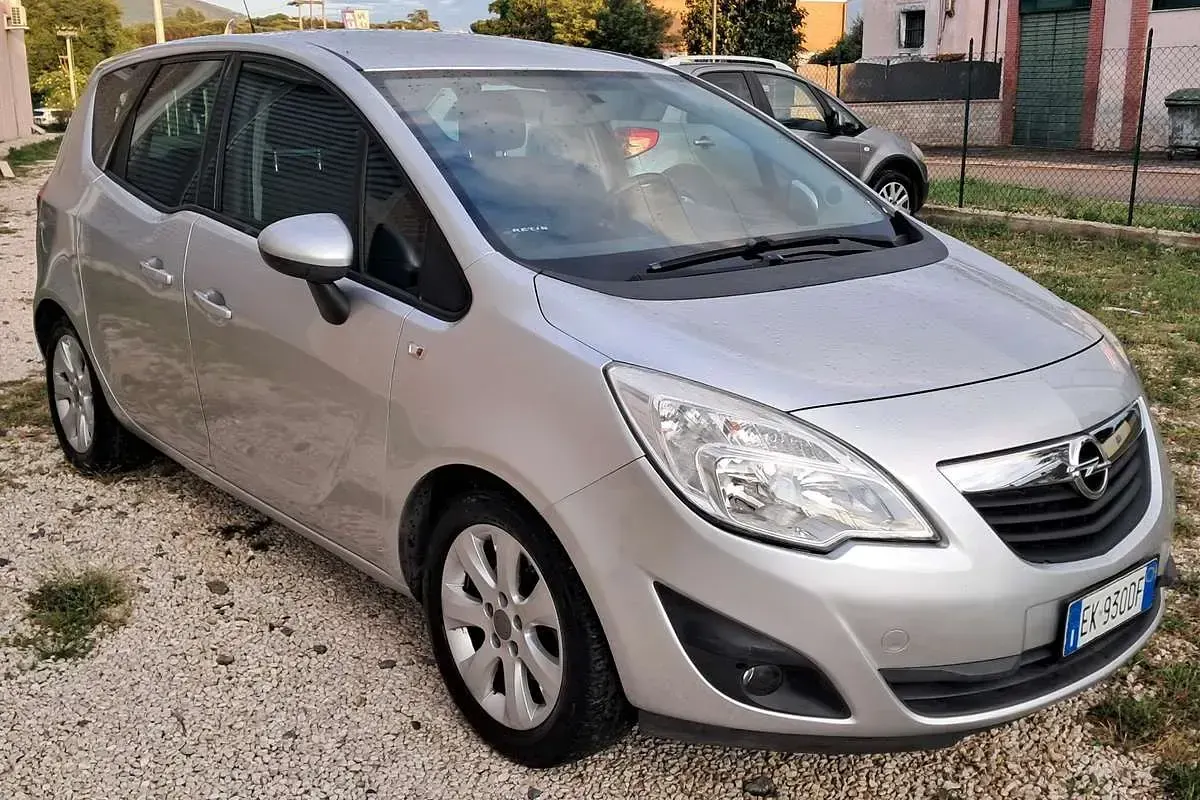 Usata Opel Meriva 95 CV (69 kW) 2011 Grigio Monovolume