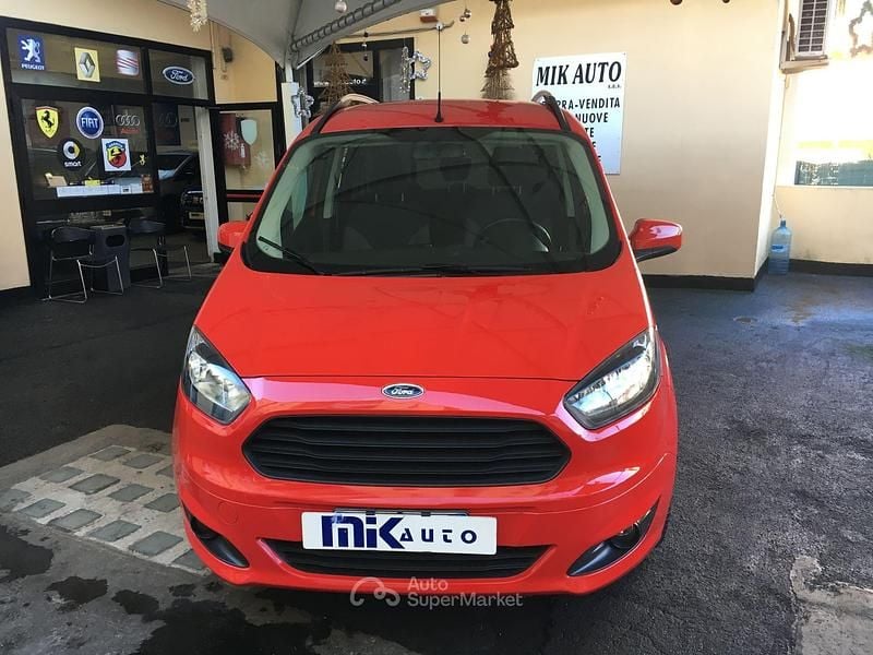 Usata Ford Tourneo Courier Trend 101 CV (74 kW) 2017 Rosso Monovolume