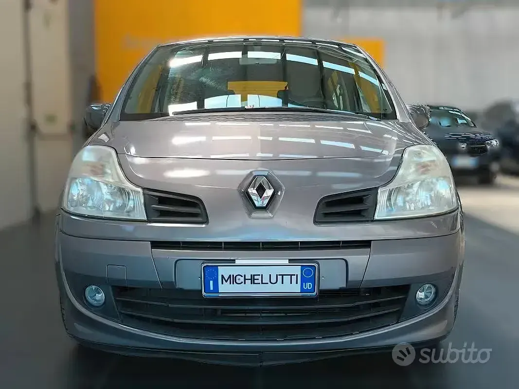 Usata Renault Modus Dynamique 75 CV (55 kW) 2009 Grigio Monovolume