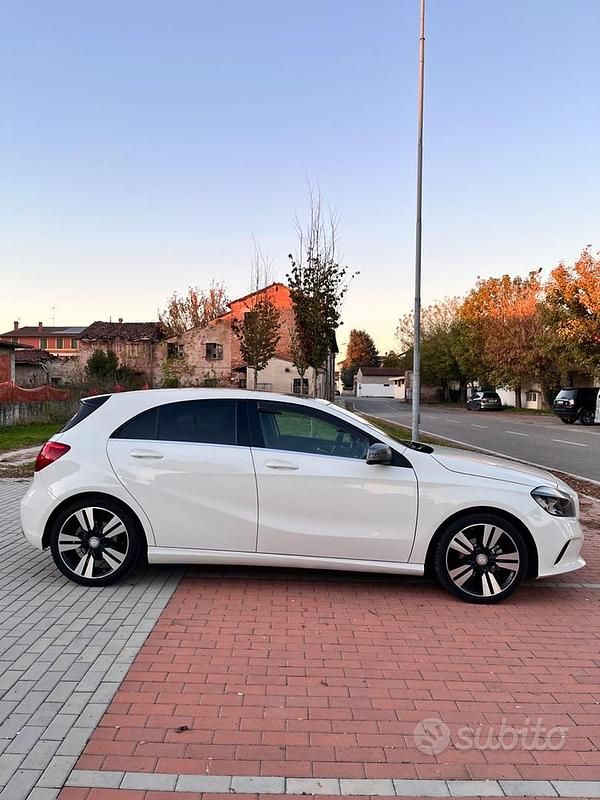 Usata Mercedes A180 Edition 122 CV (89 kW) 2016 Berlina