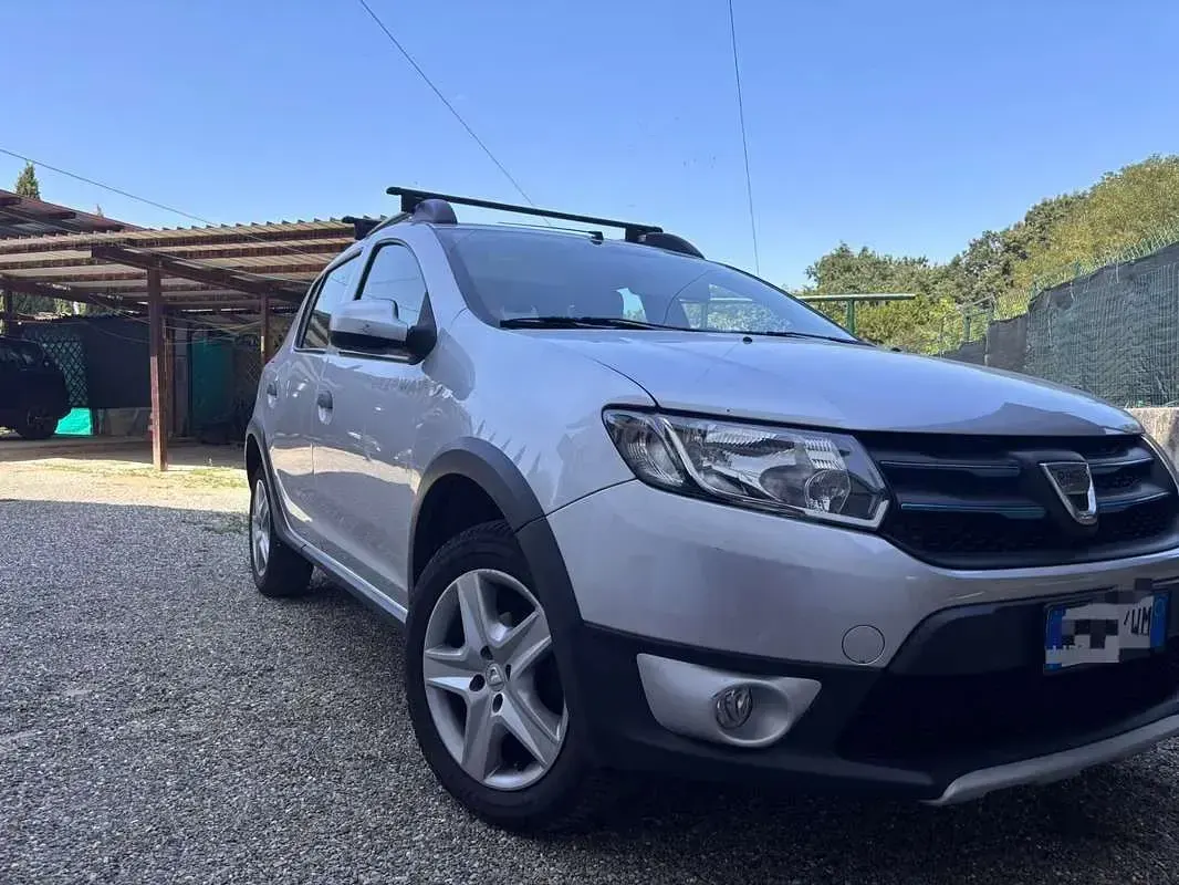 Usata Dacia Sandero Stepway 90 CV (66 kW) 2013 Berlina
