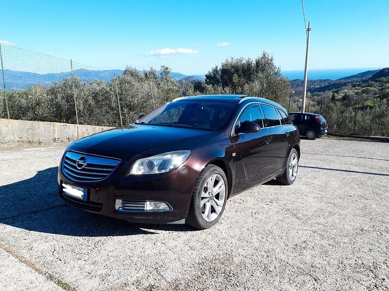 Usata Opel Insignia 194 CV (142 kW) 2012 Marrone Station wagon