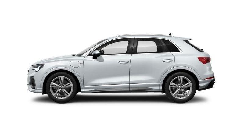 Usato 2024 Audi Q3 1.4 Benzin 244 CV (54.600 €)