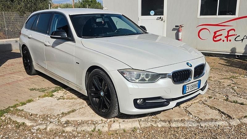 Usata BMW 320 Sport Line 190 CV (139 kW) 2015 Bianco Berlina