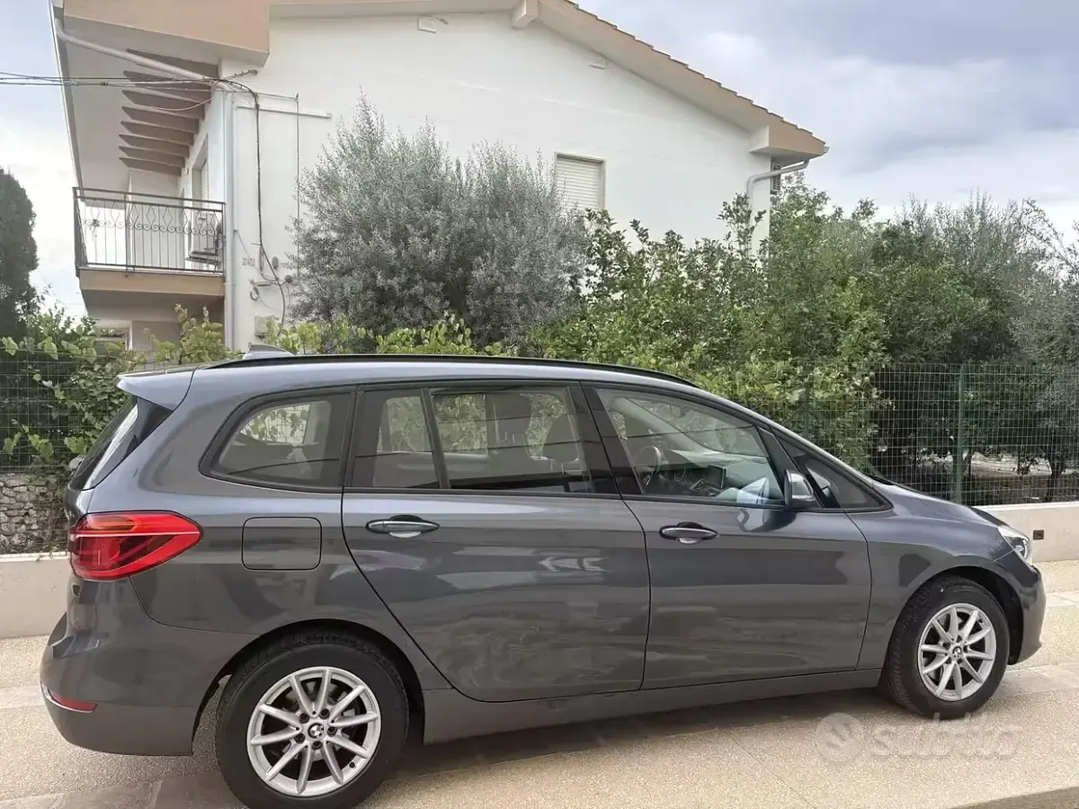 Usata BMW 218 Gran Tourer Sport Line 150 CV (110 kW) 2017 Grigio Monovolume
