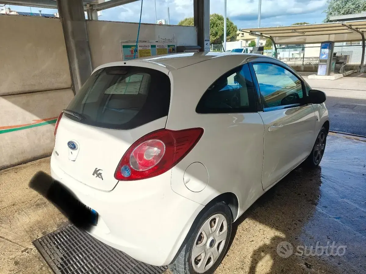 Usata Ford Ka 75 CV (55 kW) 2009 Bianco Utilitaria