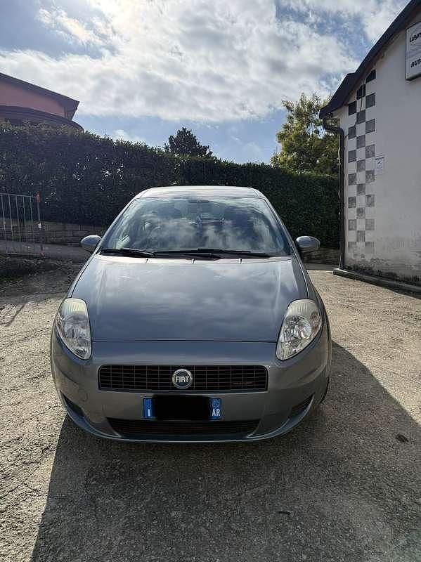 Usata Fiat Grande Punto Dynamic 90 CV (66 kW) 2005 Utilitaria