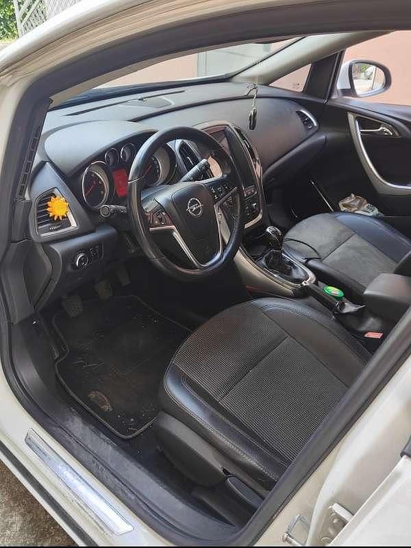 Usata Opel Astra Cosmo 125 CV (91 kW) 2013 Berlina