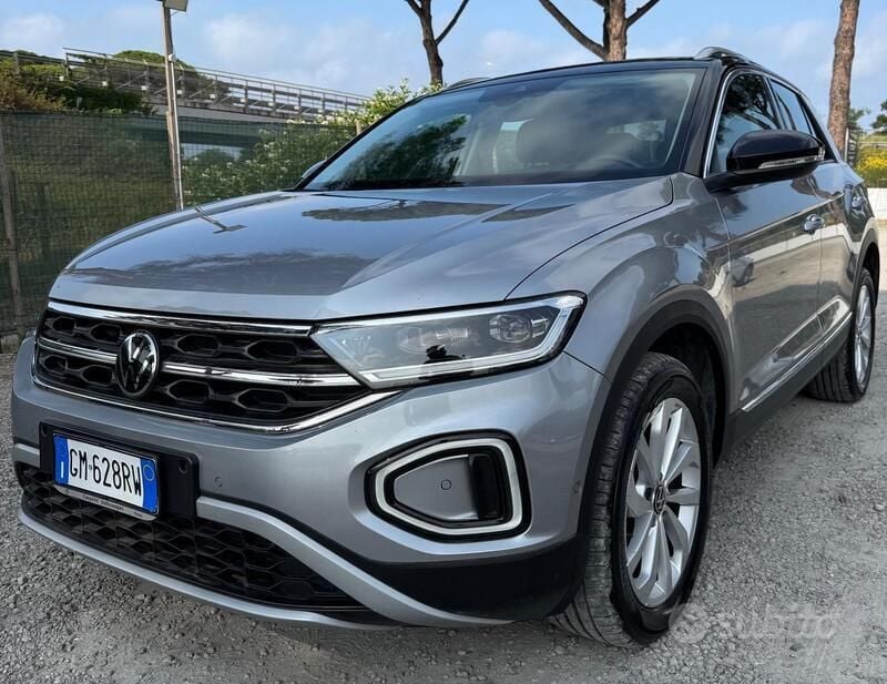 Usata 2023 VW T-Roc R-line SUV | 17.990 € (Ottimo prezzo) - Immagine 1/4