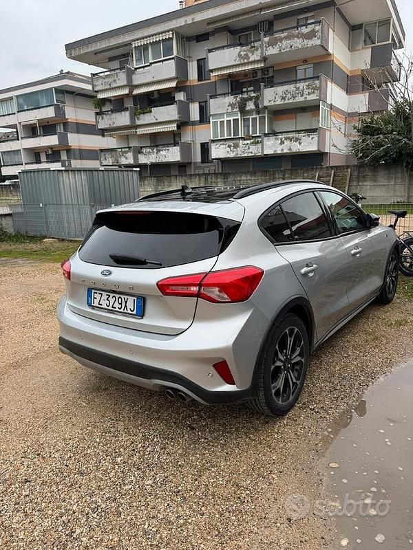 Usata Ford Focus Active 120 CV (88 kW) 2020 Grigio Utilitaria