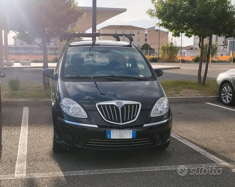 Blu Usata 2010 Lancia Musa Monovolume | 3200 € (Ottimo prezzo) - Immagine 1/4