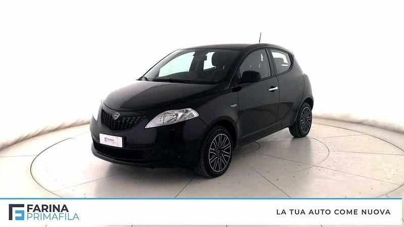 Usata Lancia Ypsilon Gold 69 CV (50 kW) 2024 Nero Utilitaria