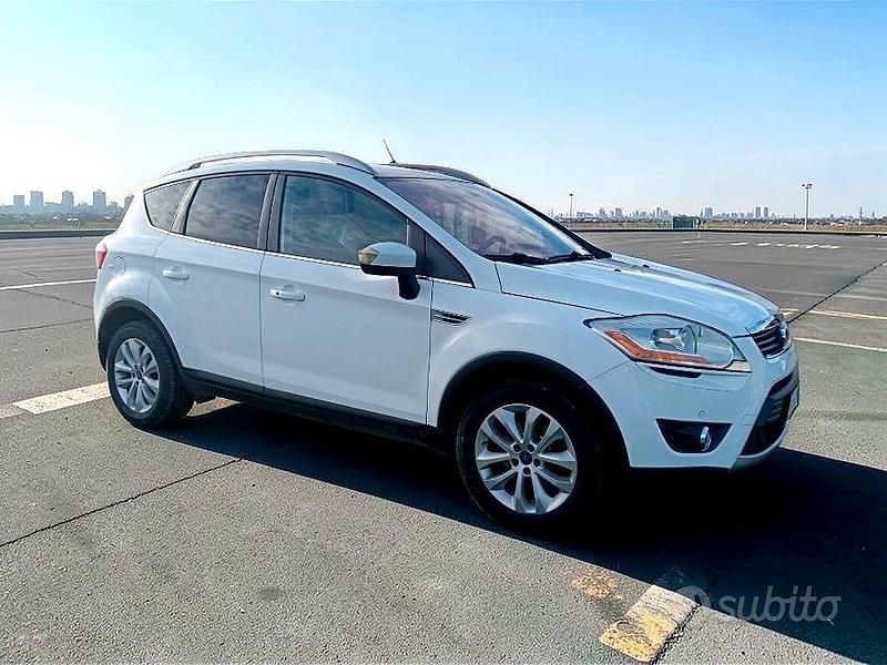 Usata Ford Kuga Titanium 163 CV (119 kW) 2011 Bianco SUV